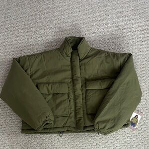 NWT cropped puffer jacket